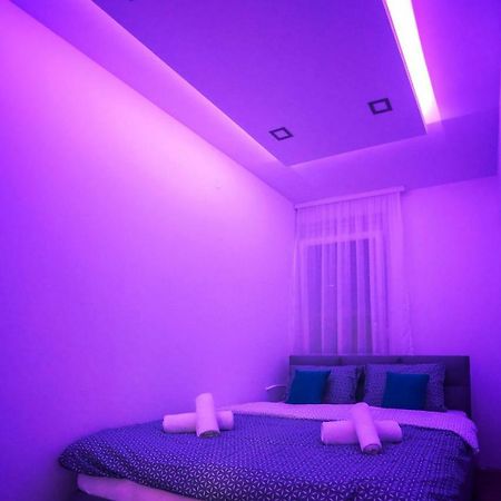 Jacuzzi Oasis Apartment ノヴィ・サド エクステリア 写真